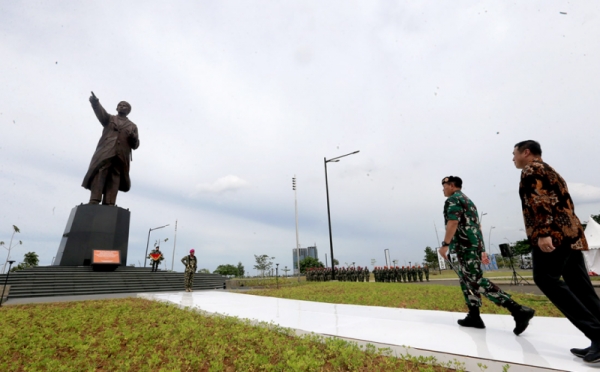 Panglima Tni Yudo Margono Resmikan Monumen Jenderal Soedirman Di Pik2 0