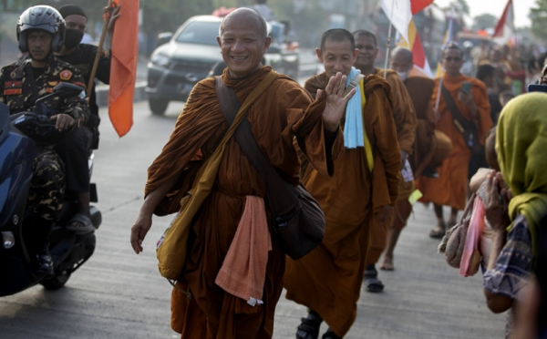 32 Biksu Jalan Kaki Dari Thailand Menuju Candi Borobudur Magelang 0