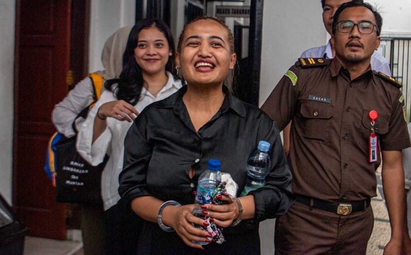 Ekspresi Selebgram Lina Mukherjee Tersangka Kasus Dugaan Penistaan Agama