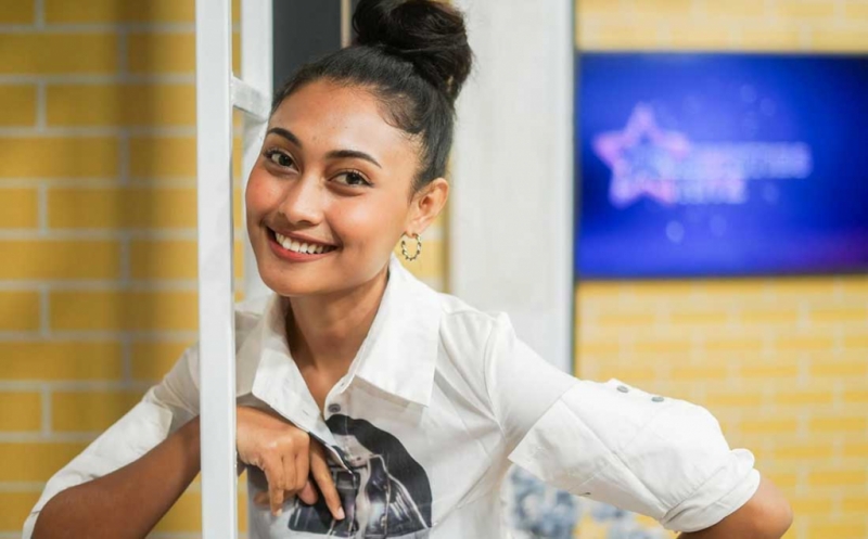 Novia Bachmid Jebolan Indonesian Idol Rilis Single Terbaru