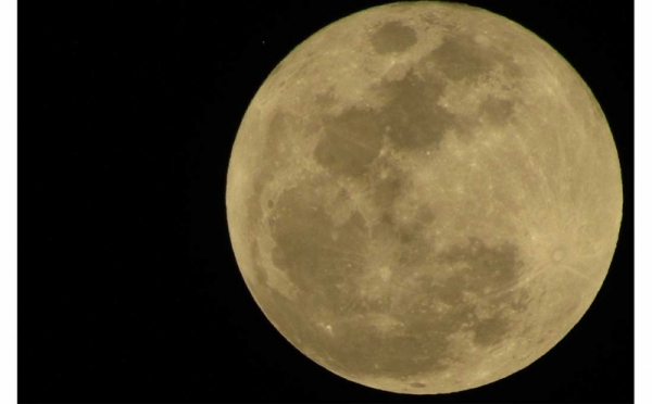 Capturing the Spectacular Super Full Moon in Depok, West Java: Harvest Moon 2023