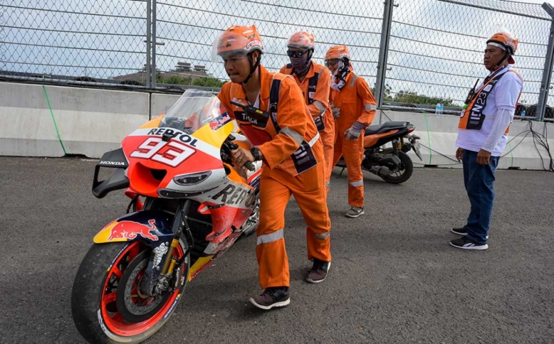 Deretan Foto-Foto Pembalap Jatuh di Sirkuit Mandalika dari Marquez hingga Jorge Martin