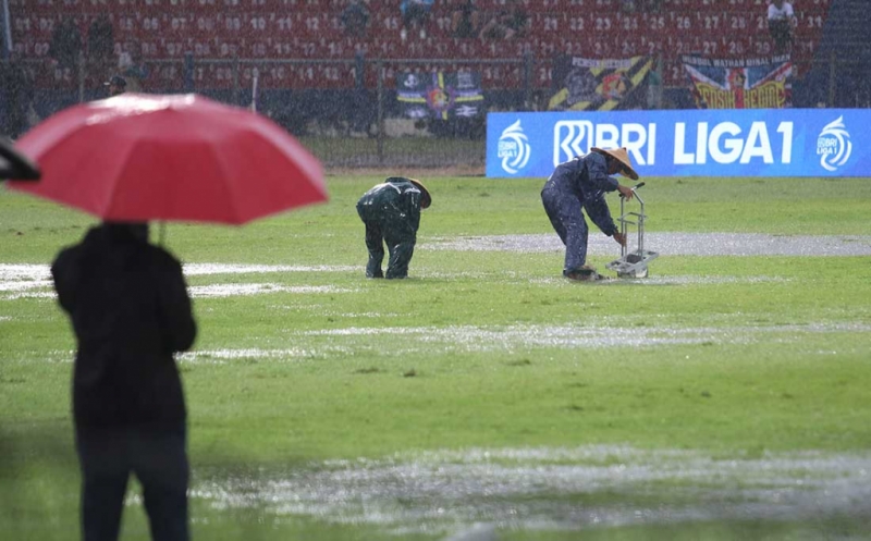Potret Stadion Brawijaya Tergenang Air saat Laga Persik Kediri vs Rans Nusantara FC