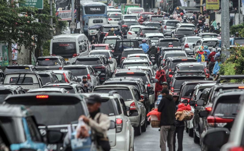 Jalur Wisata Puncak Bogor Diberlakukan Sistem Satu Arah