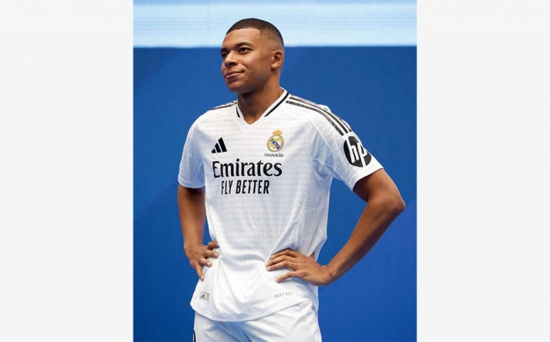 Senyum Sumringah Kylian Mbappe Akhirnya Bisa Bergabung ke Real Madrid
