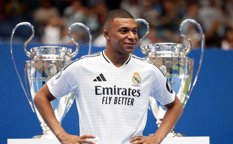 Senyum Sumringah Kylian Mbappe Akhirnya Bisa Bergabung ke Real Madrid