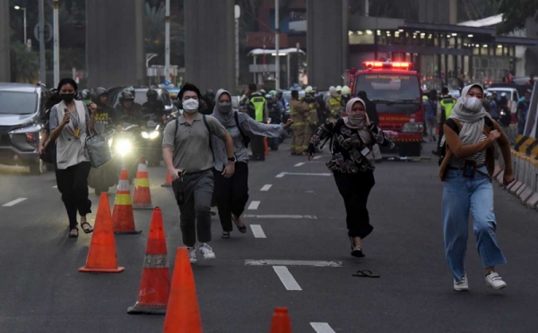 Kebocoran Pipa Gas Milik PGN di Jalan Rasuna Said Jakarta