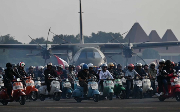 Konvoi Pecinta Vespa di Pangkalan TNI AU Halim Perdanakusuma