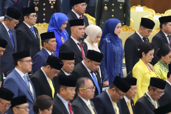 Ahmad Dhani dan Mulan Jameela Dilantik Menjadi Anggota DPR Periode 2024-2029