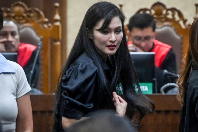 Sandra Dewi Jadi Saksi untuk Suaminya di Pengadilan Tipikor