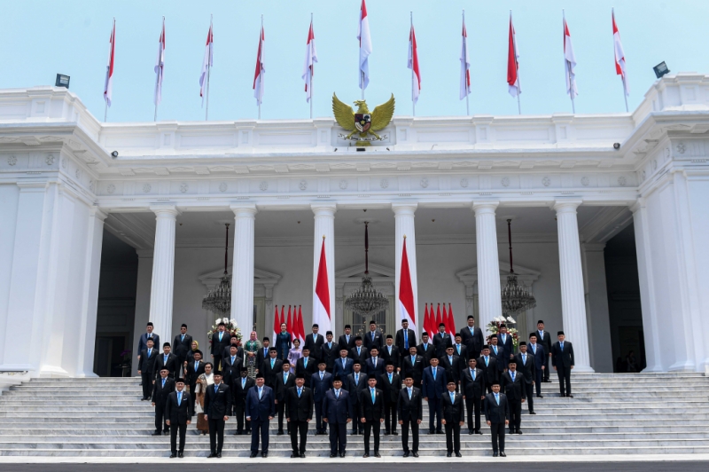 Foto Bersama Presiden Prabowo dengan Para Menteri Kabinet Merah Putih