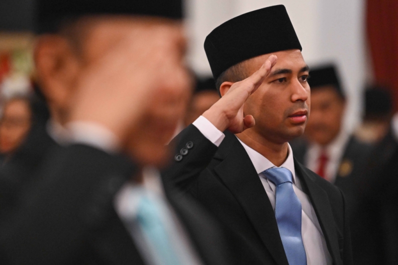 Dilantik Jadi tusan Khusus Presiden Bidang Pembinaan Generasi Muda dan Pekerja Seni, Raffi Ahmad Beri Hormat ke Prabowo