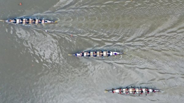 festival-mahakam-2024-hadirkan-lomba-balap-perahu-naga-samarinda