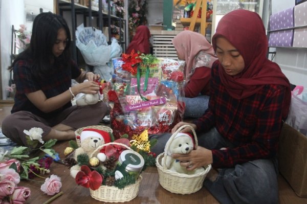 menjelang-natal-penjualan-parsel-digital-melonjak-hingga-15-paket-per-hari