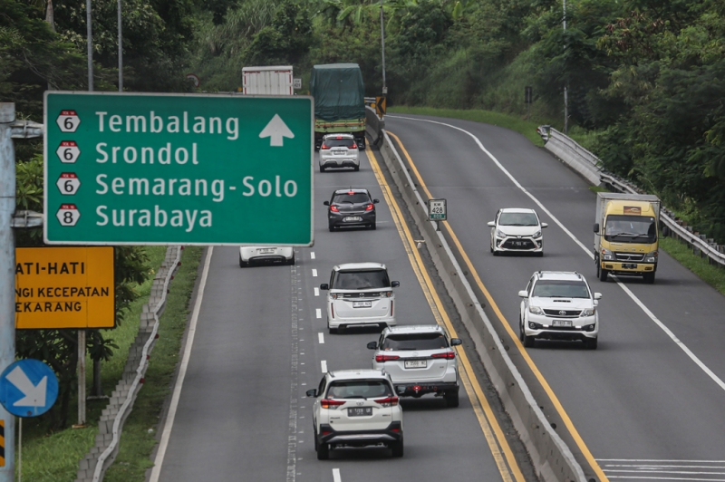 Arus Mudik Natal 2024: Lonjakan Kendaraan di Tol Trans Jawa Capai 55%