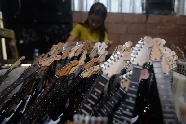 miniatur-gitar-klaten-kreativitas-umkm-yang-didukung-kebijakan-insentif-bi