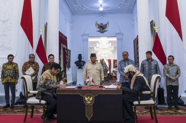 presiden-prabowo-saksikan-penandatanganan-mou-program-satu-juta-rumah