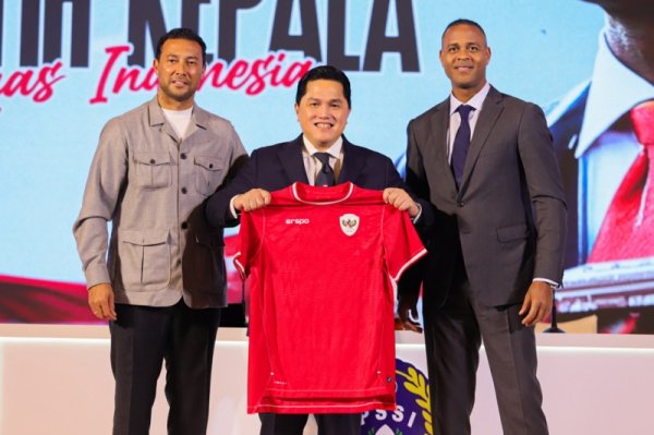 pelatih-timnas-indonesia-patrick-kluivert-resmi-diperkenalkan-ke-publik