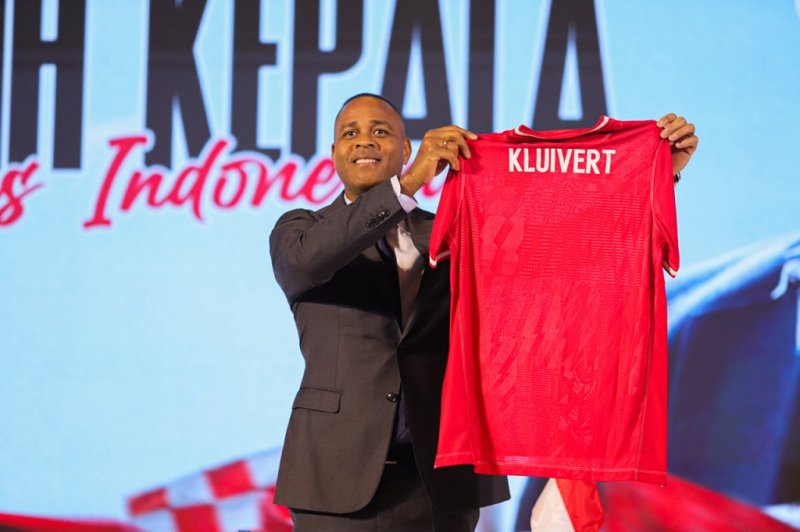 Pelatih Timnas Indonesia Patrick Kluivert Resmi Diperkenalkan ke Publik