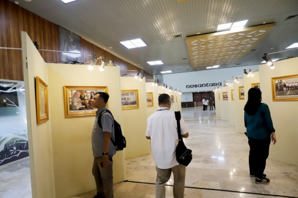 Merekam Demokrasi: Pameran Foto Warna-Warni Parlemen ke-15