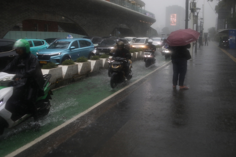 Cuaca Ekstrem Mengintai Jakarta, BPBD Imbau Warga Waspada Hujan 14 - 17 Januari