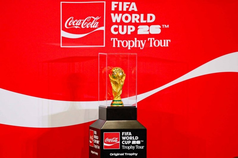 Penampakan Trofi Piala Dunia di Jakarta. (Foto: Andri Bagus/Okezone)