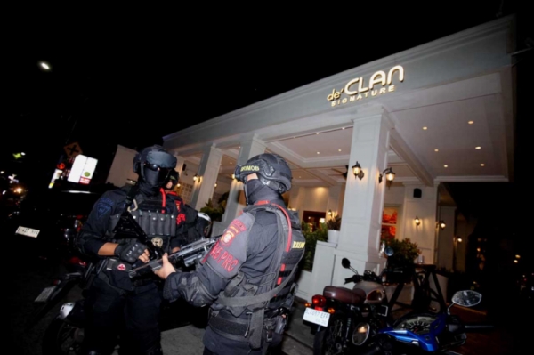 img-1