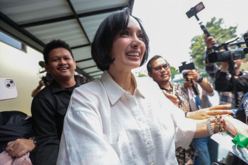 Begini Penampilan Sara Wijayanto saat Hadiri Sidang Perdana Cerai