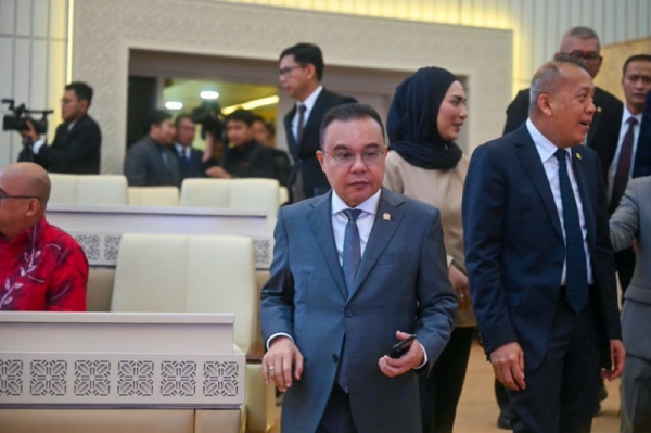 Bahtra Banong Resmi Pimpin Panja RUU Pemilu di Kompleks Parlemen (4)
