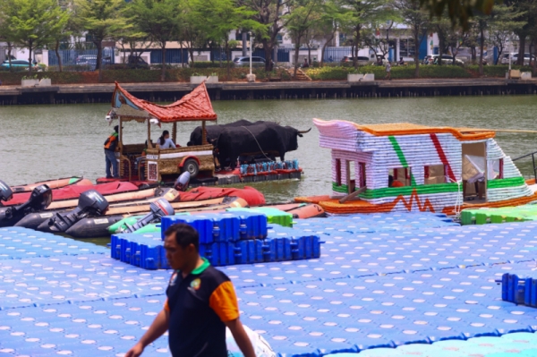Limbah Plastik Disulap Jadi 43 Perahu Hias, Siap Tampil di Festival Danau Sunter (3)