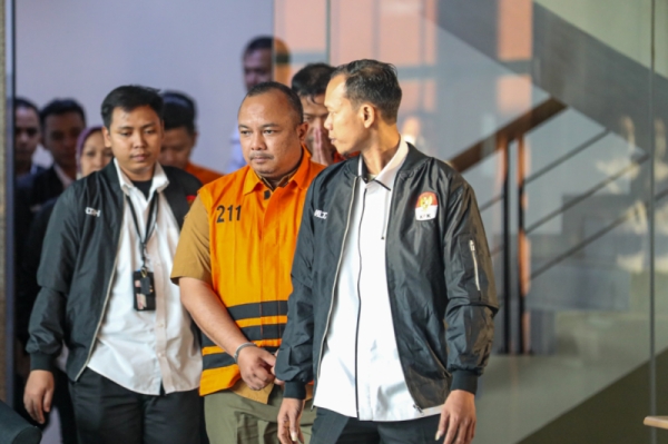 Komisi Pemberantasan Korupsi Jebloskan Lima Orang Tersangka Rasuah BNPB ke Sel Tahanan (2)