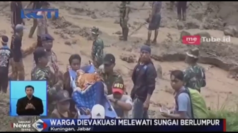 Terancam Tanah Longsor, Ratusan Warga Kuningan Dievakuasi 