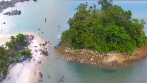 Eksotisnya Pantai Pulau Tiga di Kabupaten Bangka 2.9 ...