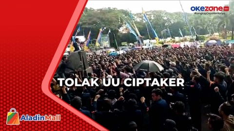 Ratusan Mahasiswa Di Malang Demo Tolak UU Ciptaker : Okezone Video