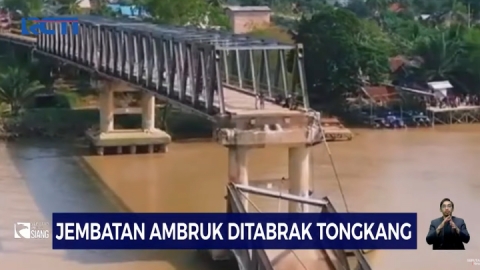 Jembatan di Sumsel Ambruk Usai Ditabrak Kapal Tongkang Batu Bara