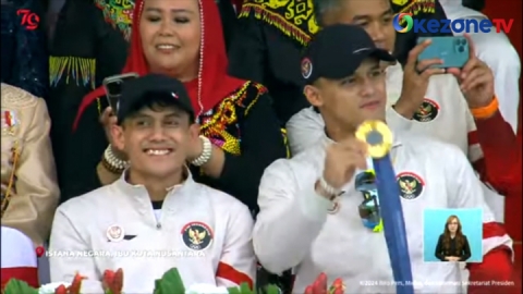 Momen Veddriq dan Rizki Pamer Medali Emas Olimpiade pada Upacara HUT RI di IKN