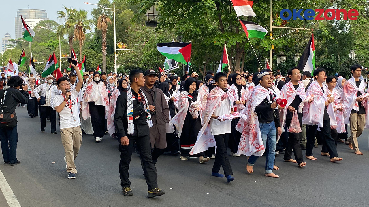 Momen Massa Aksi Bela Palestina di Depan Kedubes AS Serukan Tolak Standar Ganda